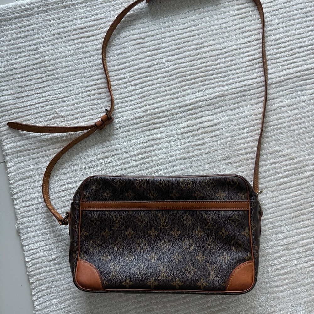 Louis Vuitton Monogram Trocadero 30